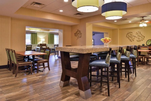Hampton Inn By Hilton Harrisonburg-South image 16