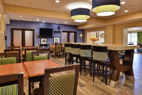 Hampton Inn By Hilton Harrisonburg-South image 23