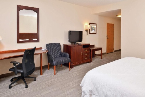 Hampton Inn By Hilton Harrisonburg-South image 5